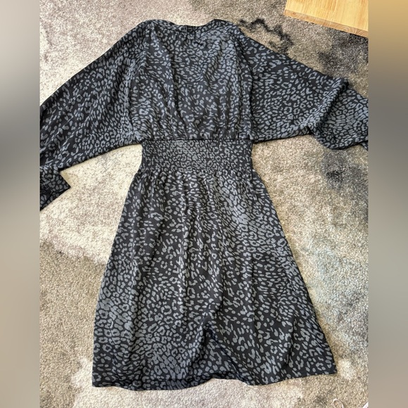 Elan Charcoal Long Sleeve lightweight Dress - size medium - Picture 5 of 16